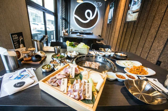 교촌, 누룩 숙성 돼지고기 브랜드 ‘숙성72’ 선보여