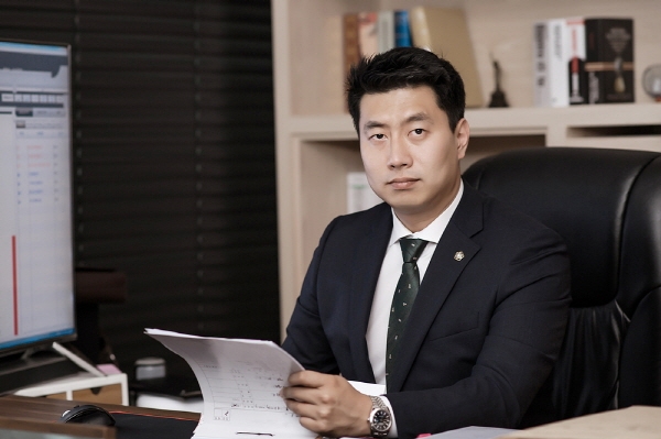 석률법률사무소 "상간남 · 상간녀 소송, 이혼전문변호사와 함께해야"