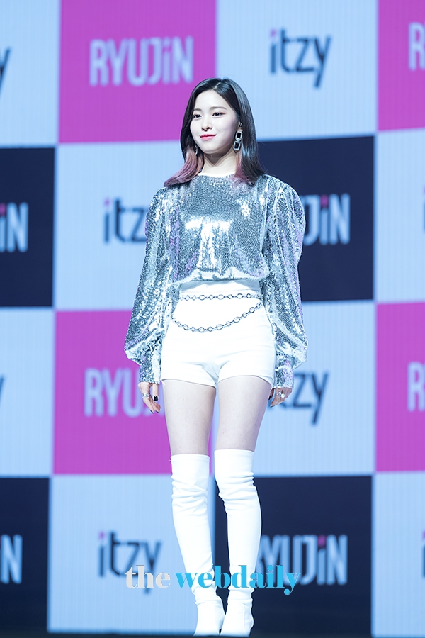 ITZY(있지) 류진, 데뷔 싱글 앨범 'IT'z Different(있지 디퍼런트)' 미디어 쇼케이스 현장