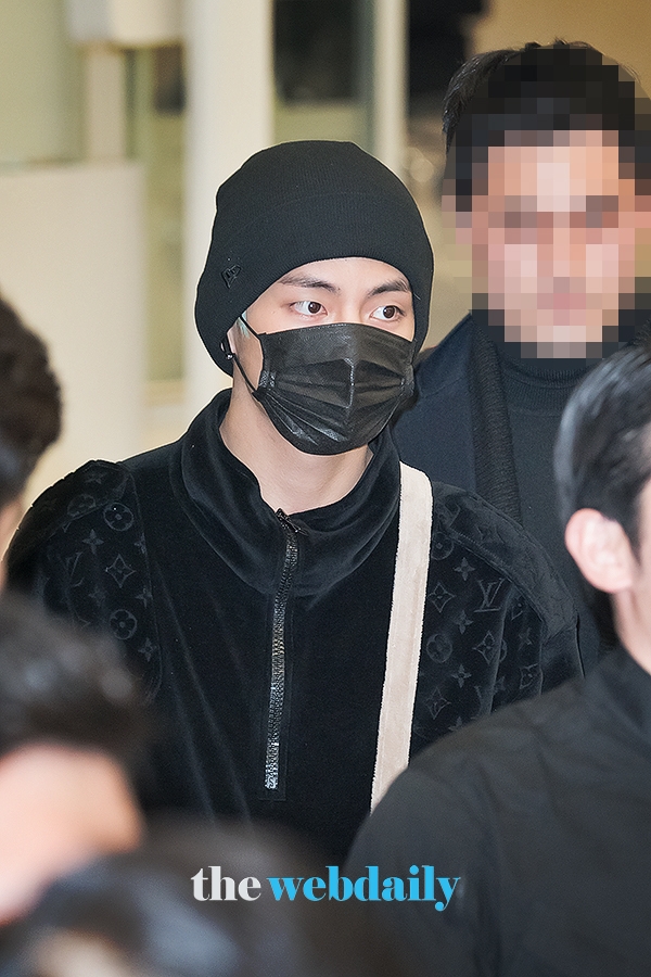 방탄소년단(BTS) 뷔, 인천국제공항 입국 현장