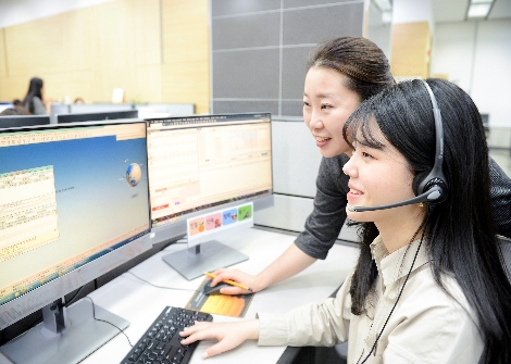 KB증권 고객센터 상담원 업무를 수행중인 모습. 사진=KB증권