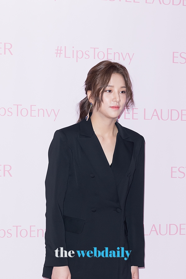 라붐 솔빈, 에스티로더 신제품 론칭 기념 포토월 행사