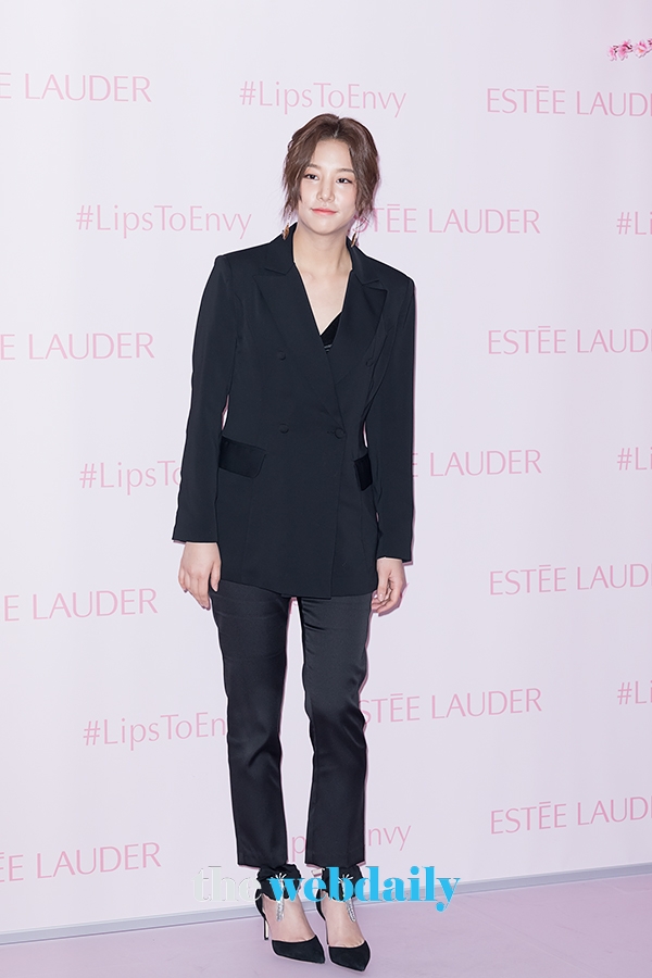 라붐 솔빈, 에스티로더 신제품 론칭 기념 포토월 행사