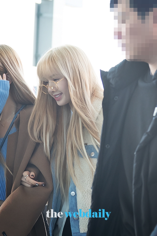 BLACKPINK(블랙핑크) 리사, 인천국제공항 출국 현장