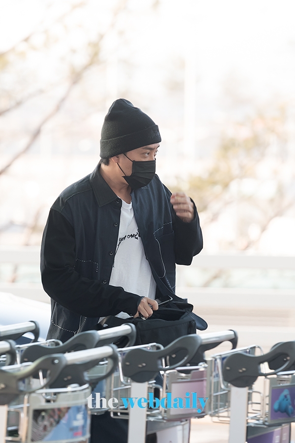 젝스키스(SECHSKIES) 은지원, 인천국제공항 출국 현장