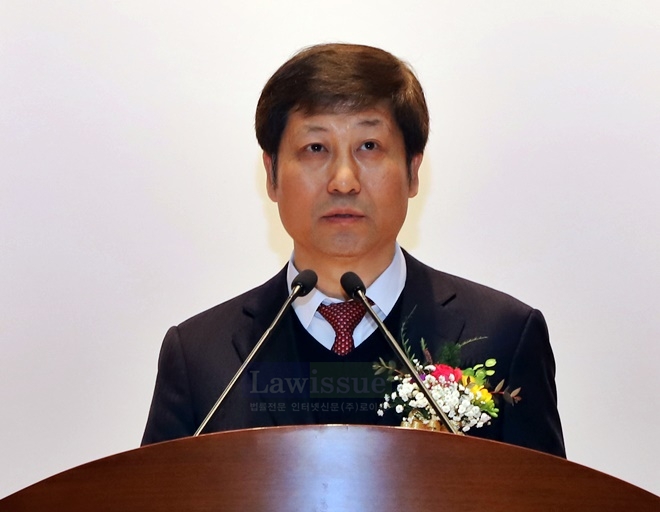 구남수 울산지법원장이 취임사를 하고 있다.(사진제공=울산지법)