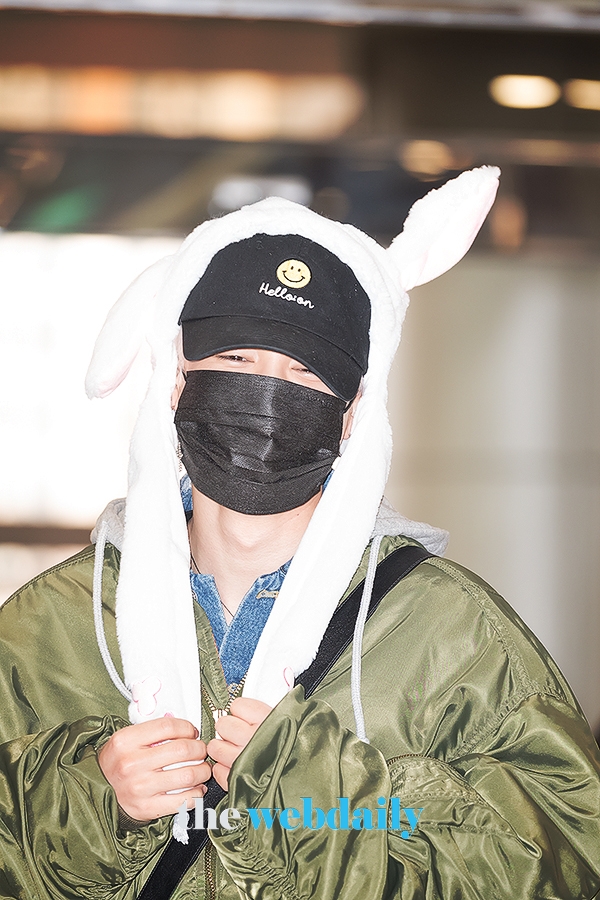 방탄소년단(BTS) 지민, 김포국제공항 전용기 청사 출국 현장
