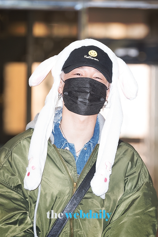 방탄소년단(BTS) 지민, 김포국제공항 전용기 청사 출국 현장