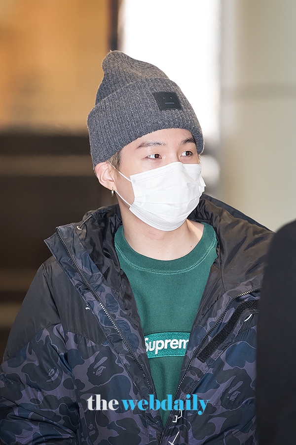 방탄소년단(BTS) 슈가, 김포국제공항 전용기 청사 출국 현장