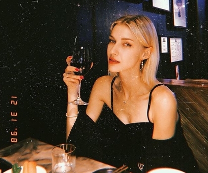 스테파니 미초바/ instagram