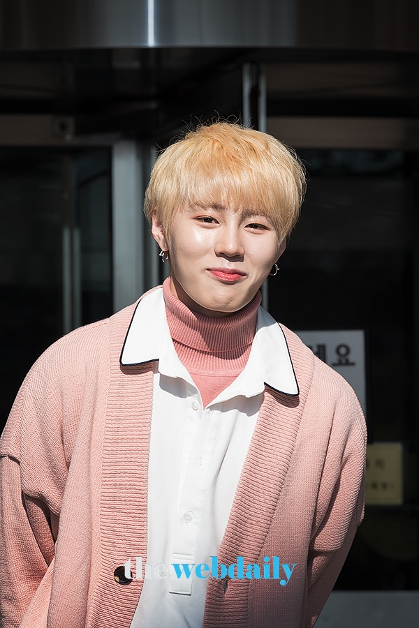 하성운, KBS2 '대국민 토크쇼 안녕하세요' 출근길 현장