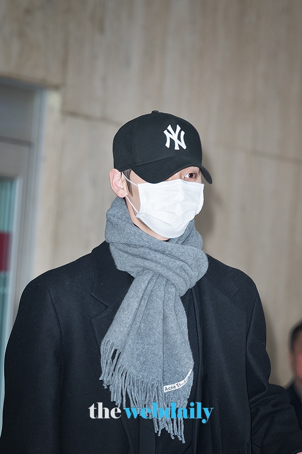 뉴이스트 황민현, 김포국제공항 입국 현장