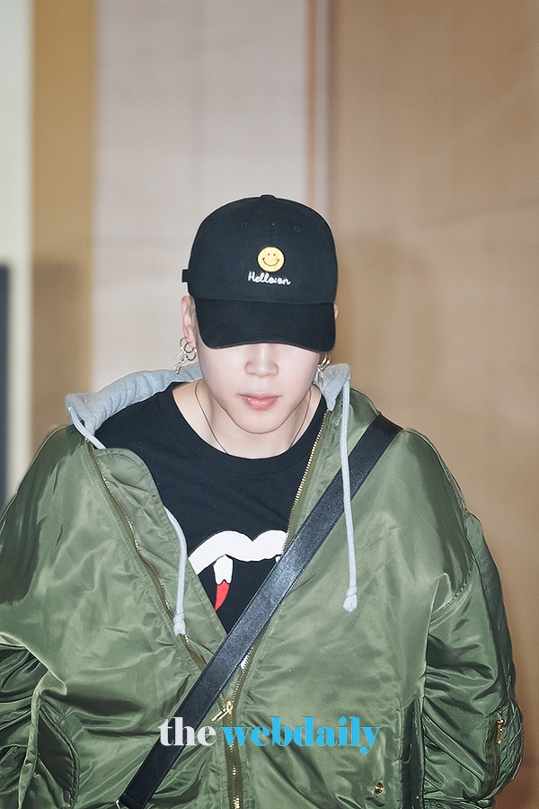 방탄소년단(BTS) 지민, 김포국제공항 전용기 청사 입국 현장