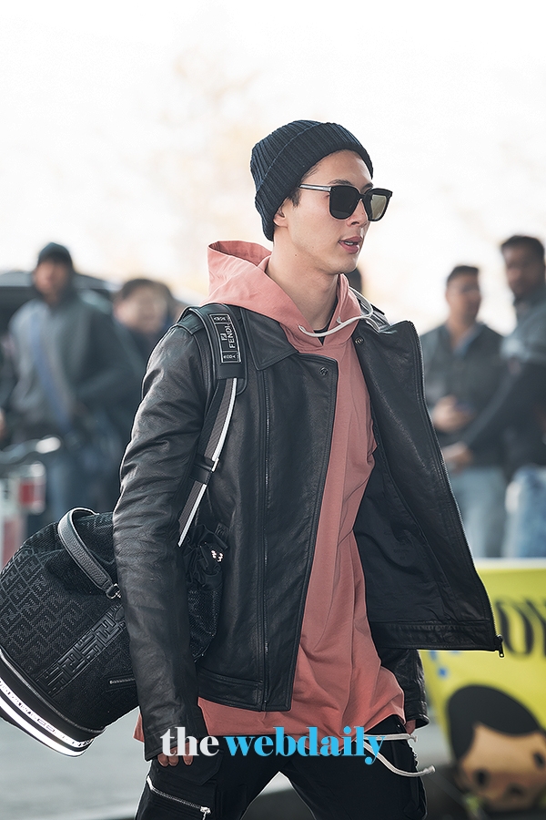 지수, 인천국제공항 출국 현장