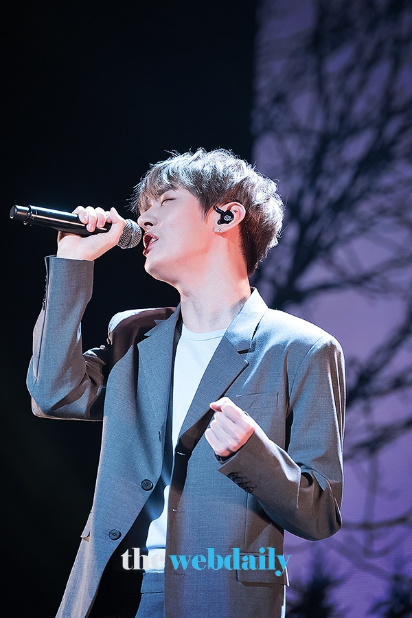 윤지성, 미니앨범 ‘어사이드(Aside)’ 발매 기념 쇼케이스