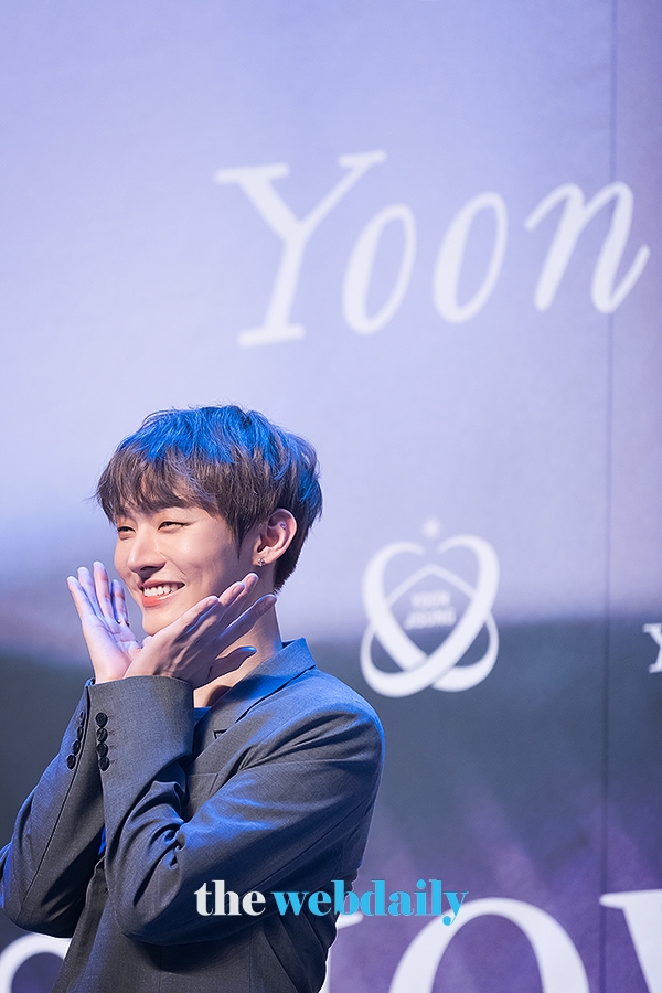 윤지성, 미니앨범 ‘어사이드(Aside)’ 발매 기념 쇼케이스