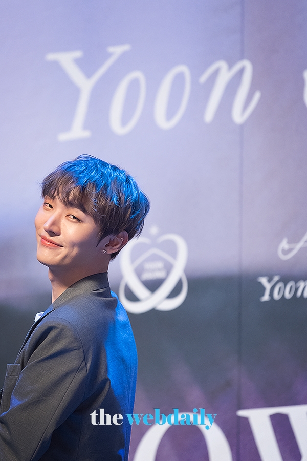 윤지성, 미니앨범 ‘어사이드(Aside)’ 발매 기념 쇼케이스