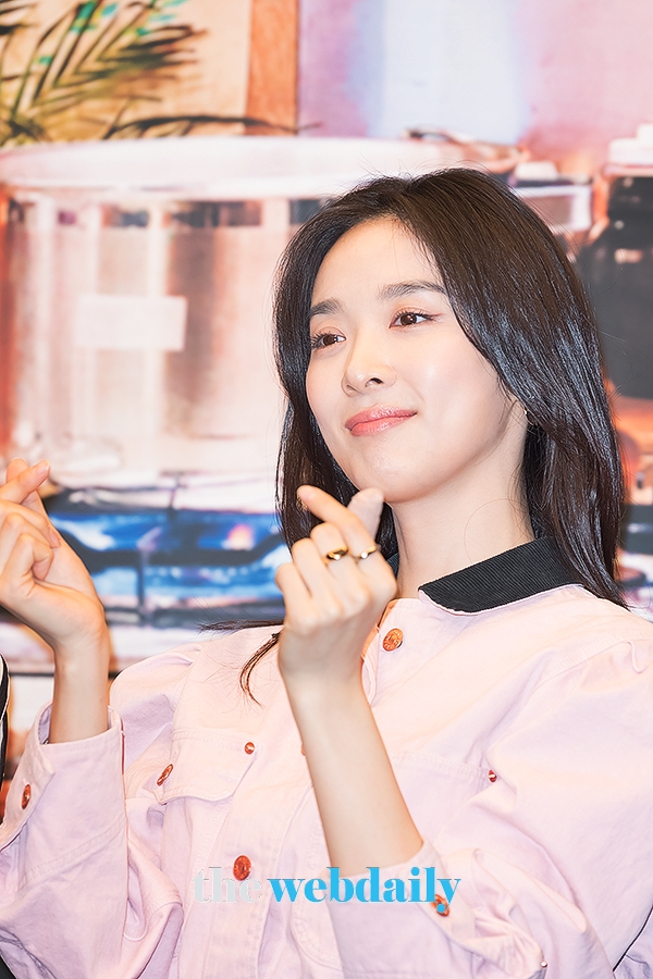 이청아, 올리브 소셜다이닝 프로그램 ‘모두의 주방’ 제작발표회 현장