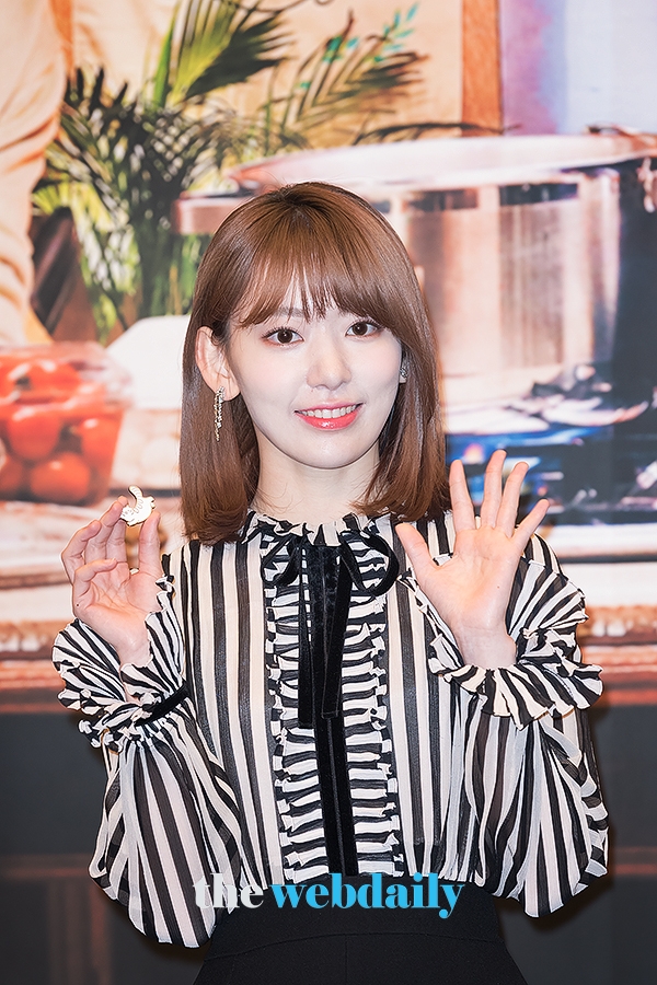 아이즈원 미야와키 사쿠라, 올리브 소셜다이닝 프로그램 ‘모두의 주방’ 제작발표회 현장