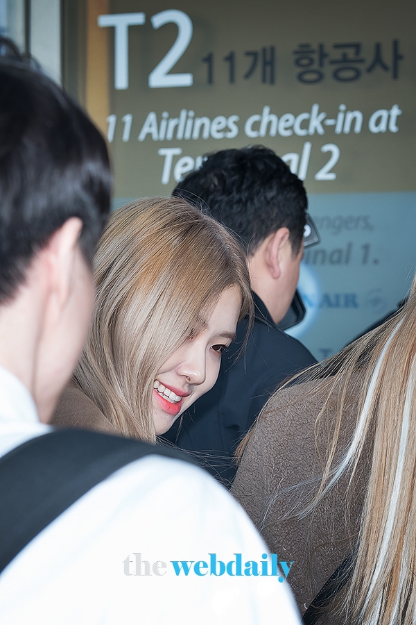 BLACKPINK(블랙핑크) 로제, 인천국제공항 출국 현장