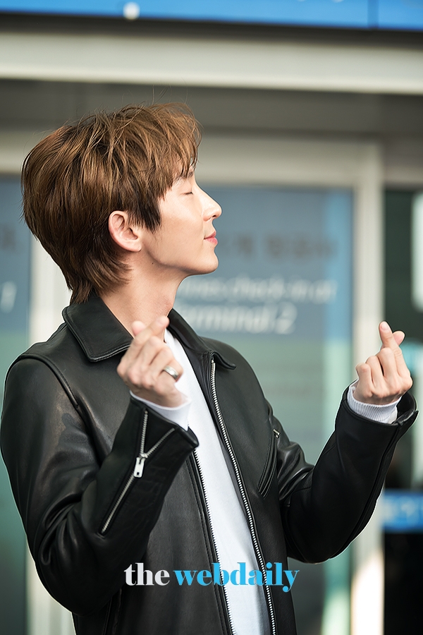 이준기, 인천국제공항 출국 현장