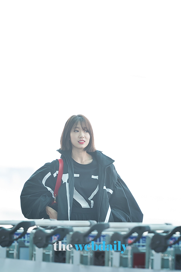 박신혜, 인천국제공항 출국 현장