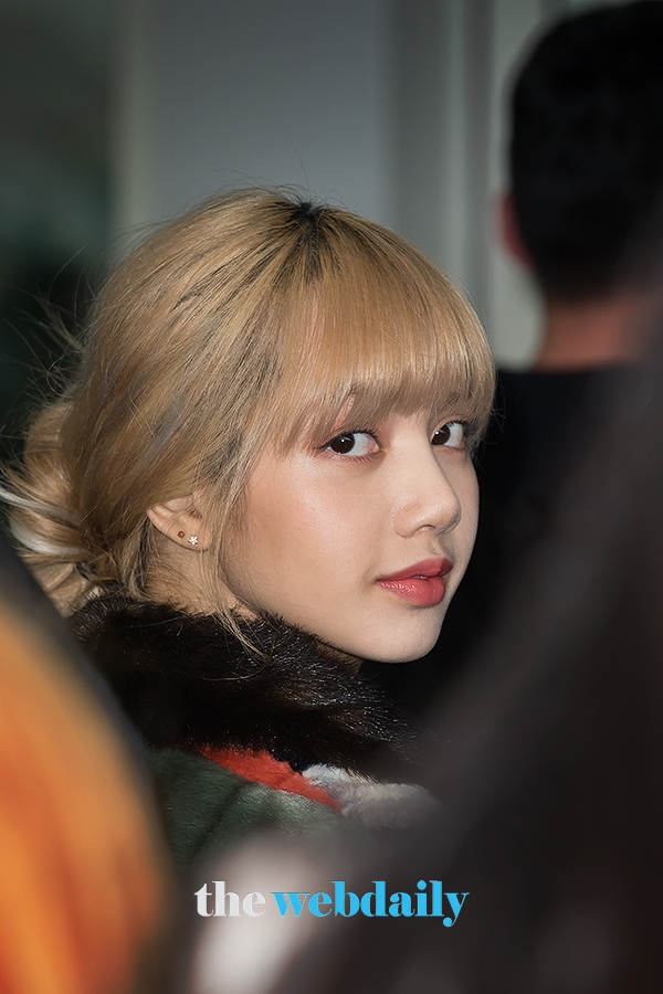 BLACKPINK(블랙핑크) 리사, 인천국제공항 출국 현장