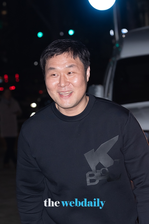 윤경호, tvN 드라마 ‘왕이 된 남자’ 종방연 현장