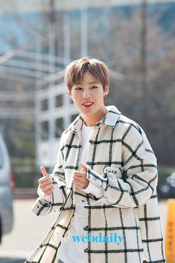 하성운, SBS 라디오 두시탈출 컬투쇼' 출근길 현장