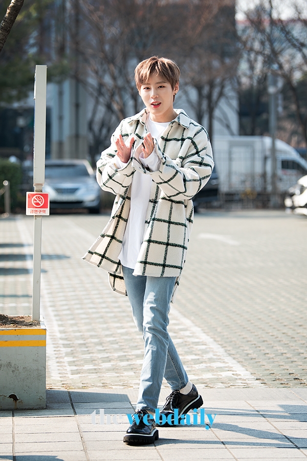 하성운, SBS 라디오 두시탈출 컬투쇼' 출근길 현장