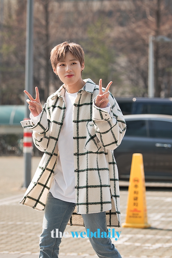 하성운, SBS 라디오 두시탈출 컬투쇼' 출근길 현장