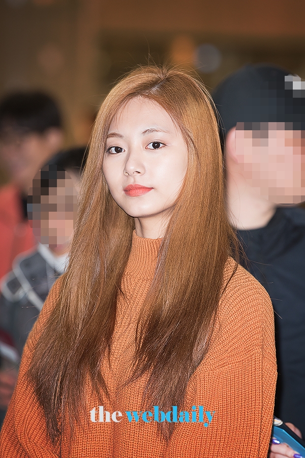 TWICE(트와이스) 쯔위, 김포국제공항 출국 현장