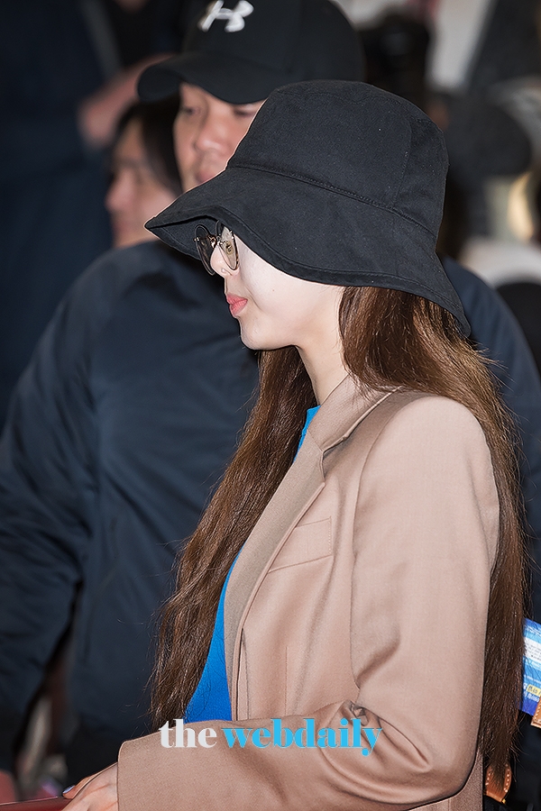 TWICE(트와이스) 나연, 김포국제공항 출국 현장