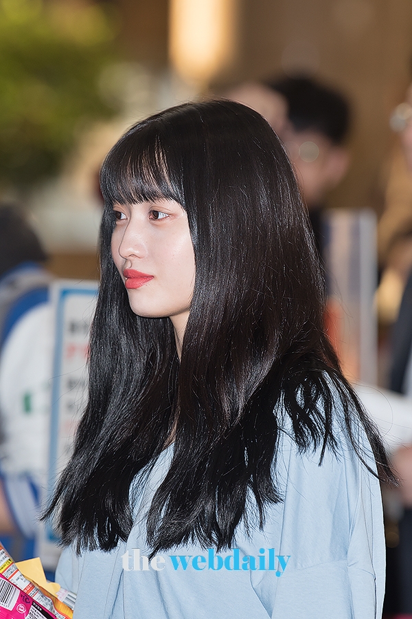 TWICE(트와이스) 모모, 김포국제공항 출국 현장