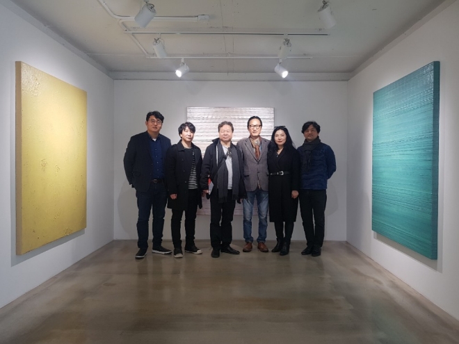 (왼쪽부터) 박철희 아시아예술경영협회 대표, 김성호·윤진섭 평론가, 김근중·노반·고광표 작가 / 사진=이한길