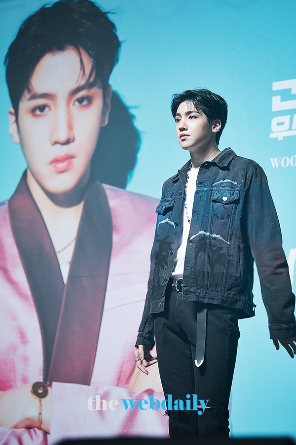 우석X관린 우석, 첫 번째 미니앨범 ‘9801’ 데뷔 쇼케이스