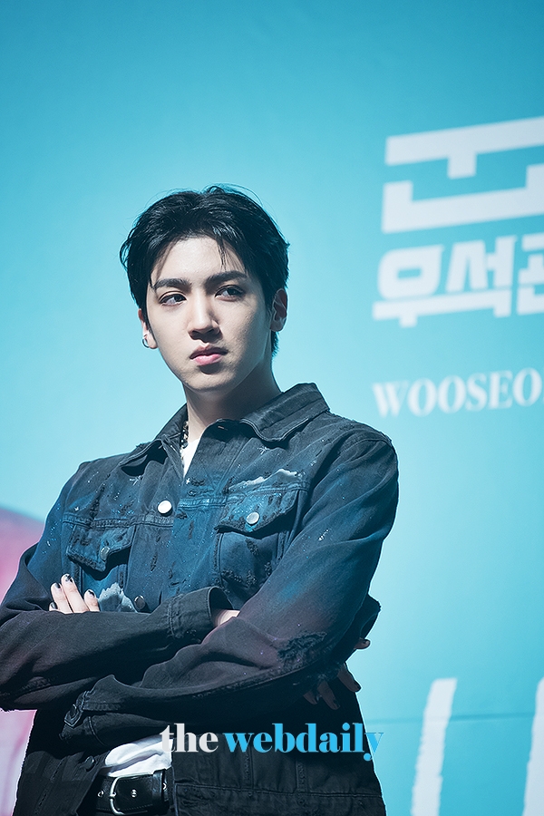 우석X관린 우석, 첫 번째 미니앨범 ‘9801’ 데뷔 쇼케이스
