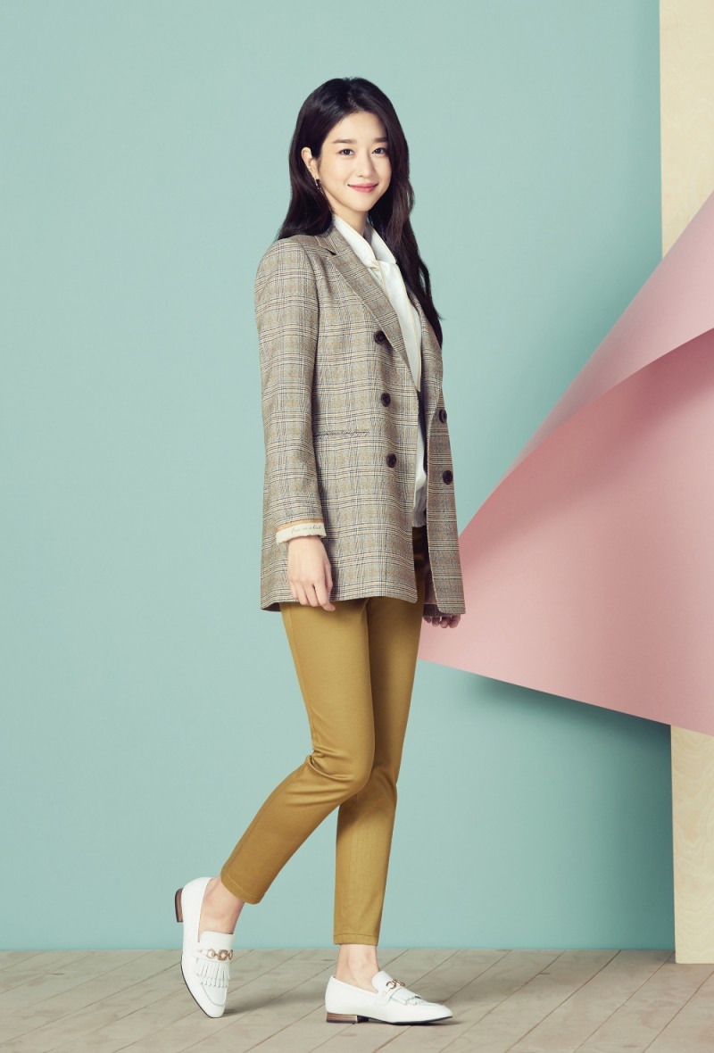 올리비아로렌, ‘체크’로 완성하는 봄 스타일링 선보여
