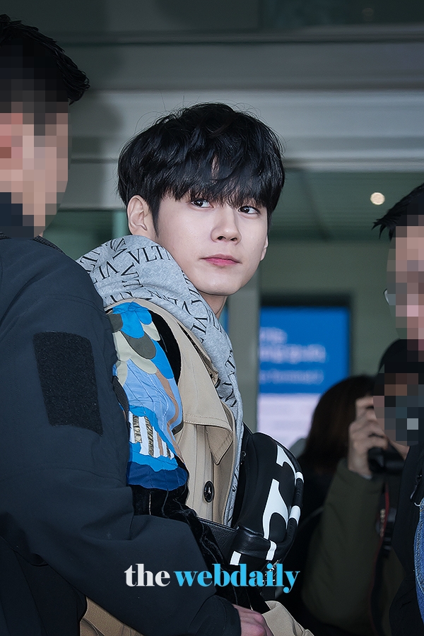 옹성우, 인천국제공항 출국 현장