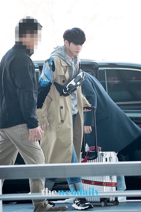 옹성우, 인천국제공항 출국 현장