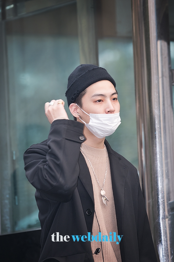 Jus2(저스투) 제이비, KBS 2TV 음악방송 '뮤직뱅크' 출근길