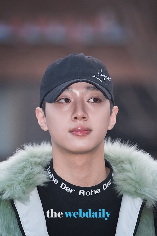 우석X관린 라이관린, KBS 2TV 음악방송 '뮤직뱅크' 출근길