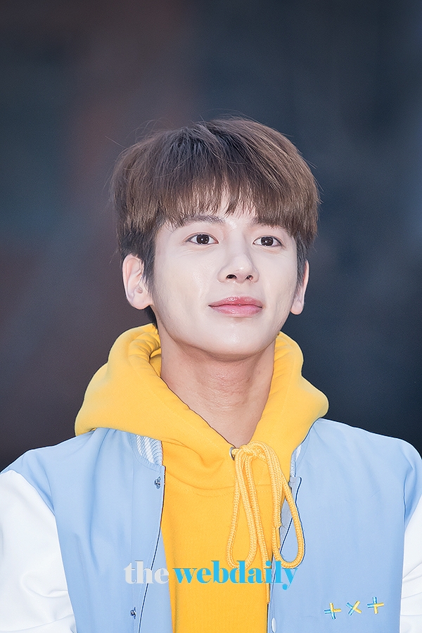 TXT 태현, KBS 2TV 음악방송 '뮤직뱅크' 출근길