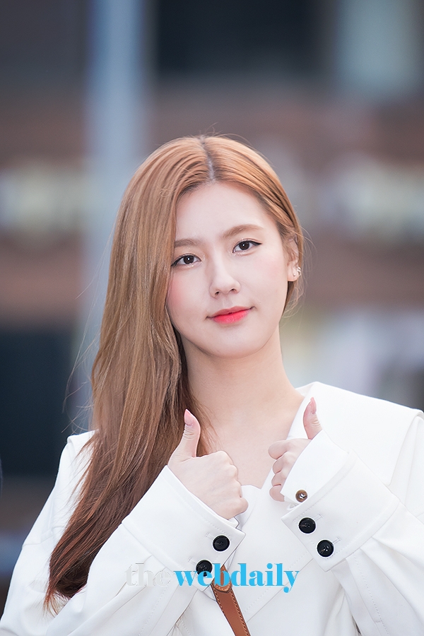(여자)아이들 미연, KBS 2TV 음악방송 '뮤직뱅크' 출근길