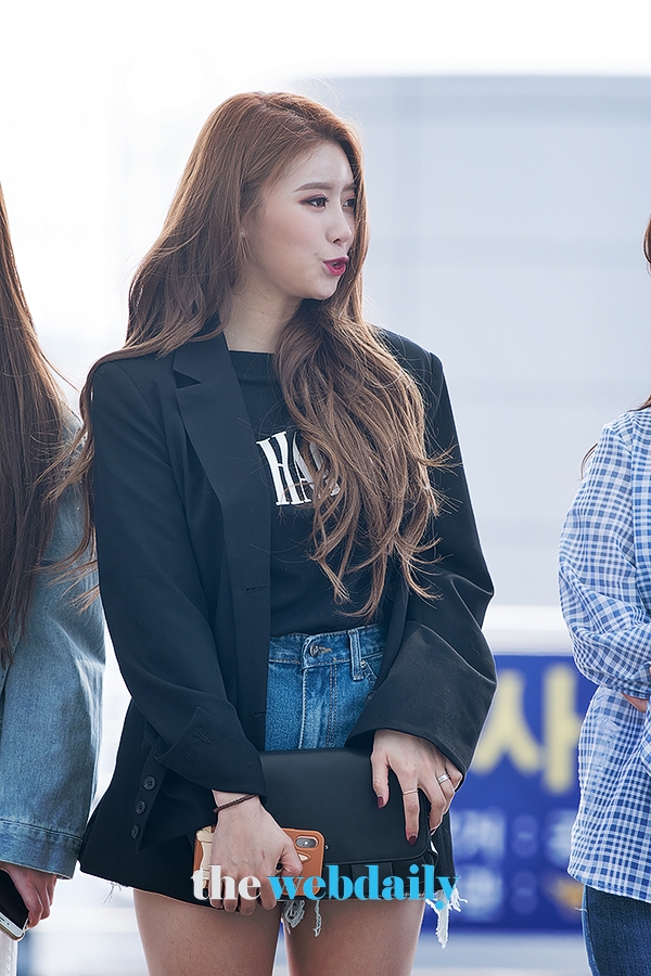 러블리즈(Lovelyz) 이미주, 인천국제공항 출국 현장