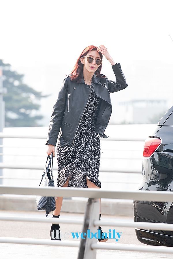 유이, 인천국제공항 출국 현장