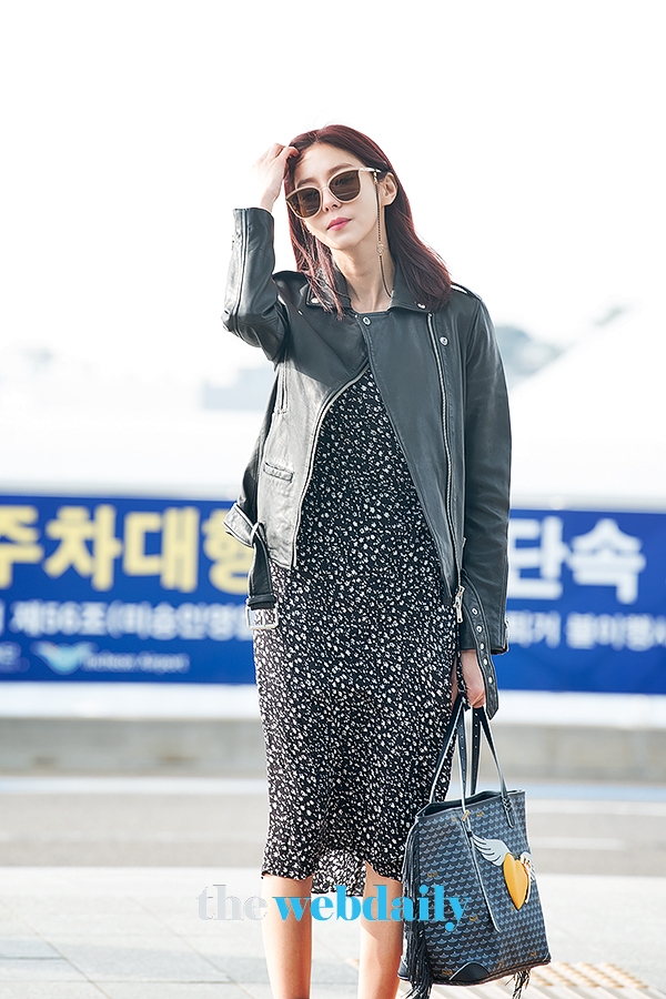 유이, 인천국제공항 출국 현장
