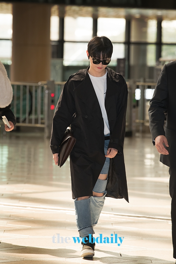 윤지성, 김포국제공항 출국 현장
