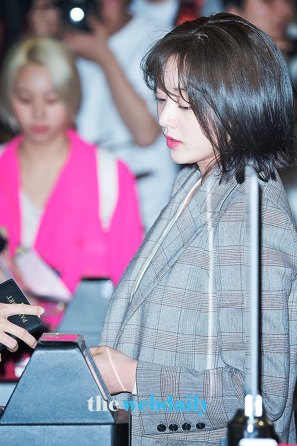 TWICE (트와이스) 지효, 김포국제공항 출국 현장