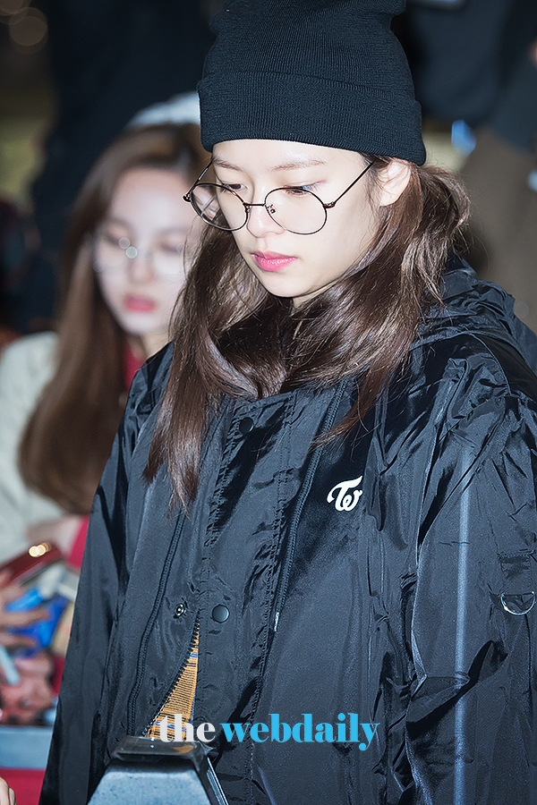 TWICE (트와이스) 정연, 김포국제공항 출국 현장